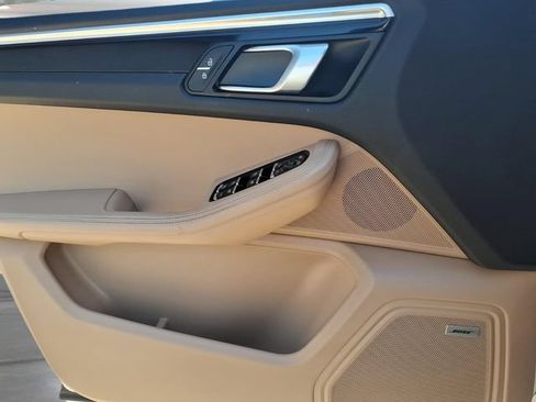 Used 2020 Porsche Macan AWD/4WD image 15
