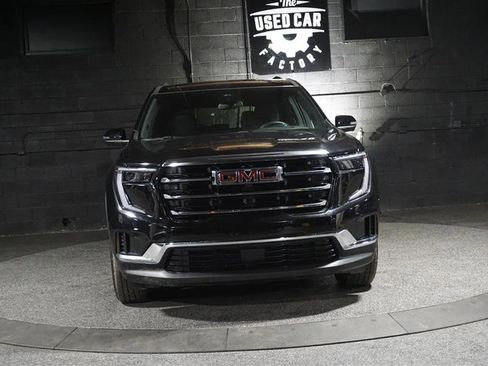 Used 2025 GMC Acadia Elevation image 9