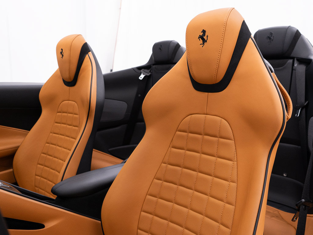 Used 2025 Ferrari Roma Spider RWD image 24