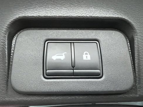 Used 2023 Nissan Rogue SL w/ SL Premium Package image 14