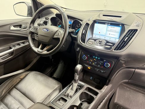 Used 2017 Ford Escape Titanium image 29
