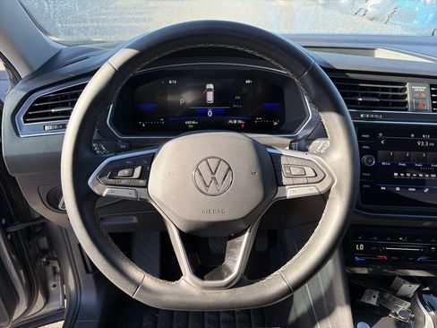 Used 2023 Volkswagen Tiguan SE FWD image 25