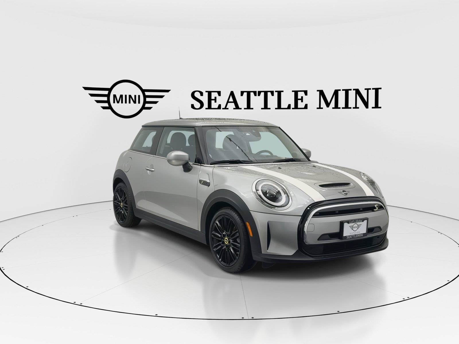 Used 2024 MINI Cooper SE FWD image 2