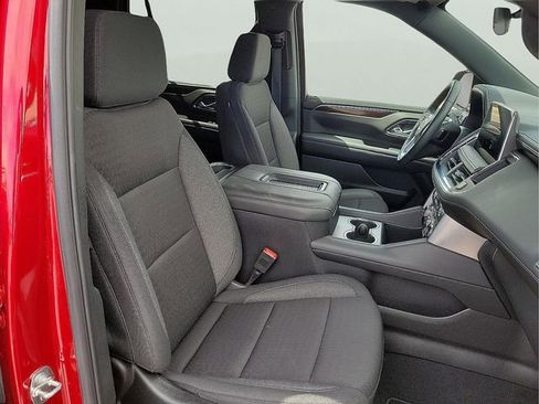Used 2024 GMC Yukon SLE RWD image 17