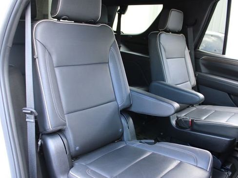 Used 2023 Chevrolet Tahoe Premier AWD/4WD image 17