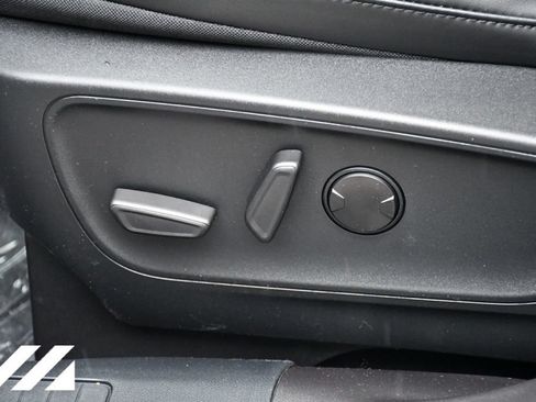 New 2024 Ford Escape SE FWD image 30