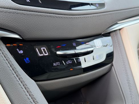 Used 2022 Cadillac XT5 Premium Luxury FWD image 24