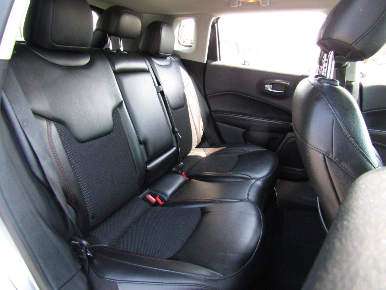 Used 2020 Jeep Compass Trailhawk AWD/4WD image 23