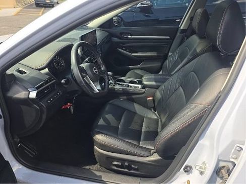 Used 2023 Nissan Altima 2.0 SR FWD image 4