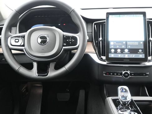 New 2026 Volvo XC90 B5 Plus AWD/4WD image 12