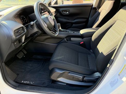 Used 2024 Honda HR-V LX image 10