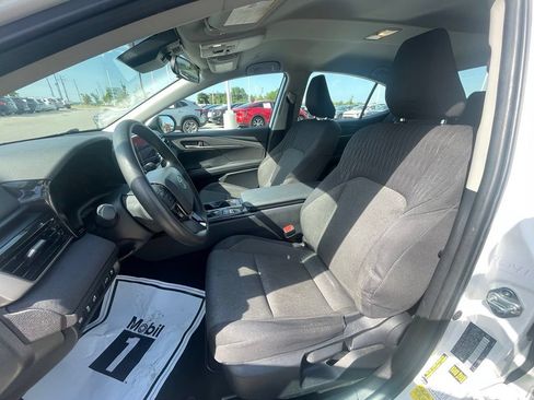 Used 2025 Toyota Camry LE FWD image 18