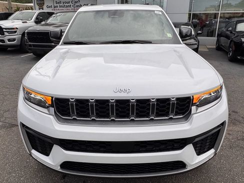 New 2026 Jeep Grand Cherokee L Limited AWD/4WD image 2