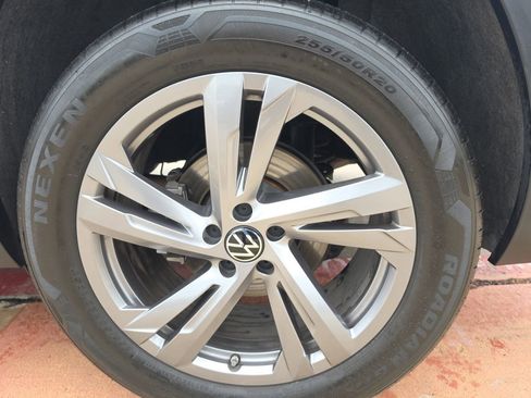 Used 2024 Volkswagen Atlas Cross Sport SEL R-Line AWD/4WD image 8