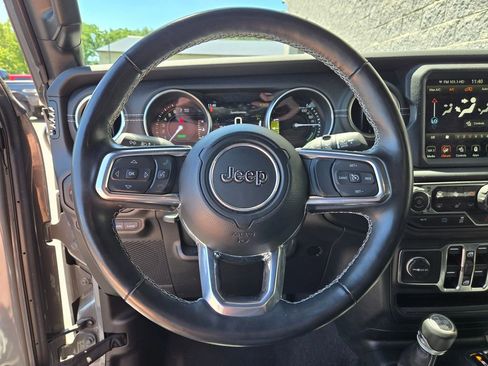 Used 2023 Jeep Wrangler Unlimited Sahara w/ Cold Weather Group AWD/4WD image 18