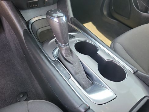 Used 2018 Chevrolet Malibu LT w/ Redline Edition image 11