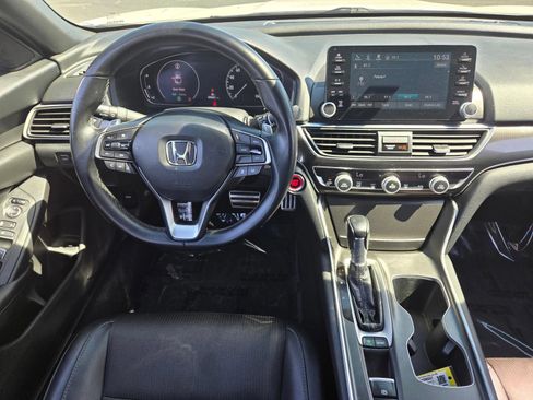 Used 2018 Honda Accord Sport image 11