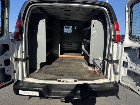 Used 2015 Chevrolet Express 2500 image 15