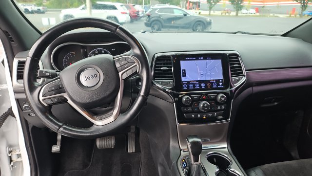 Used 2020 Jeep Grand Cherokee Laredo RWD image 7