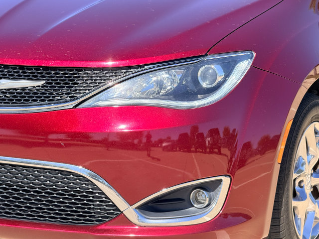 Used 2018 Chrysler Pacifica Limited FWD image 12