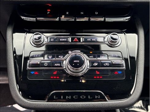 Used 2020 Lincoln Corsair Sport Utility 4D w/ Equipment Group 101A image 18