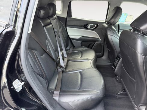 Used 2022 Jeep Compass Limited w/ Elite Group image 18