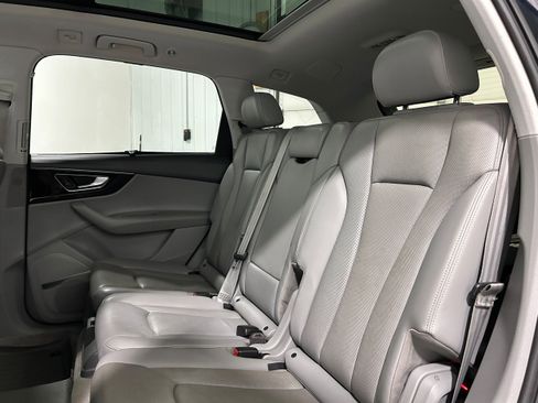 Used 2017 Audi Q7 3.0T Prestige w/ Prestige Package AWD/4WD image 30