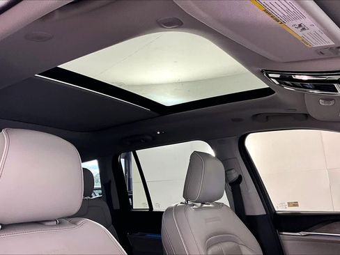 Used 2023 Jeep Grand Cherokee Overland image 14