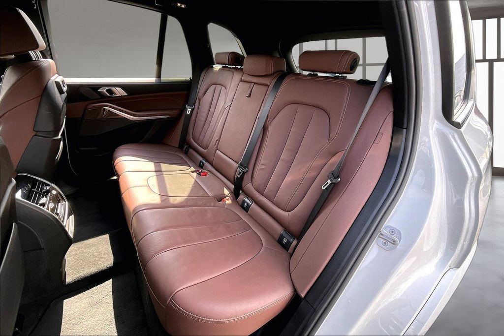 Used 2021 BMW X5 M50i AWD/4WD image 26