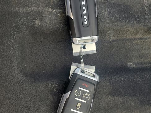 Used 2021 RAM 1500 Laramie image 31