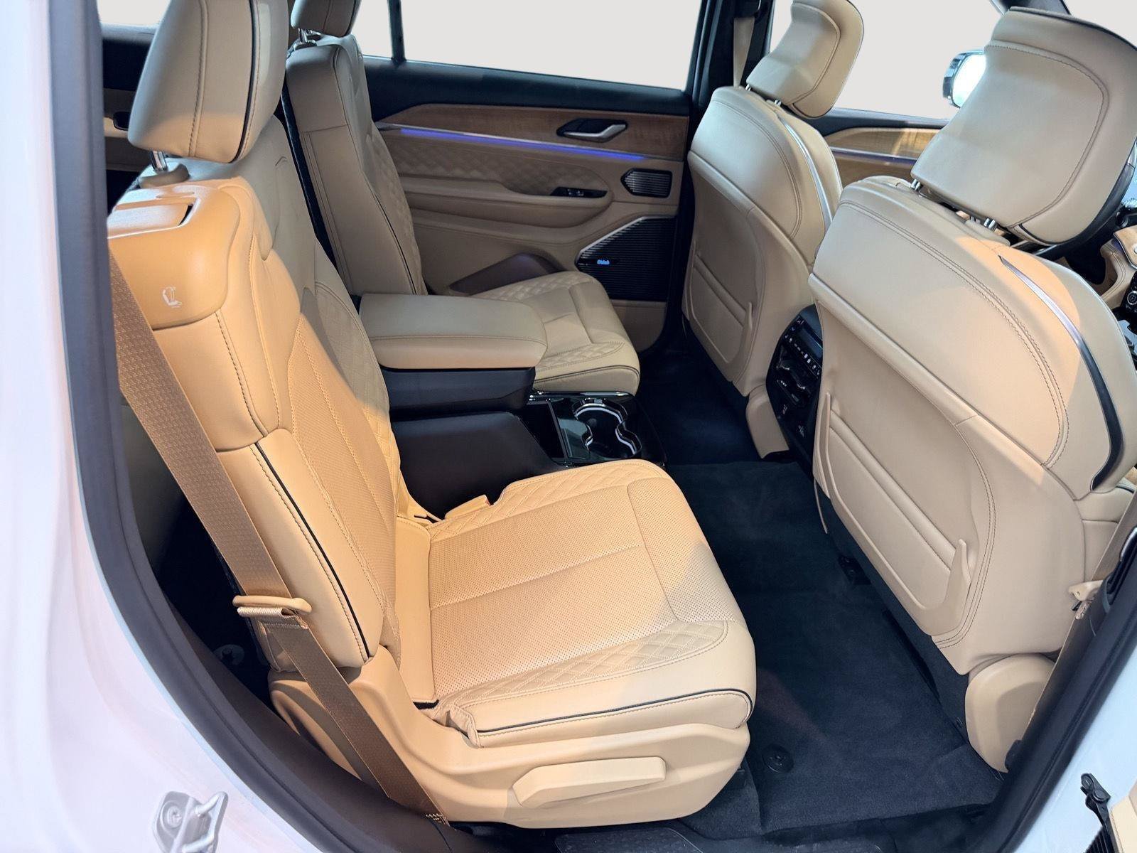 Used 2022 Jeep Grand Cherokee L Summit AWD/4WD image 29