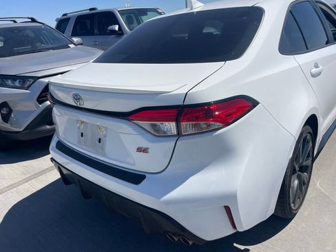 Used 2023 Toyota Corolla SE w/ SE Premium Package image 4
