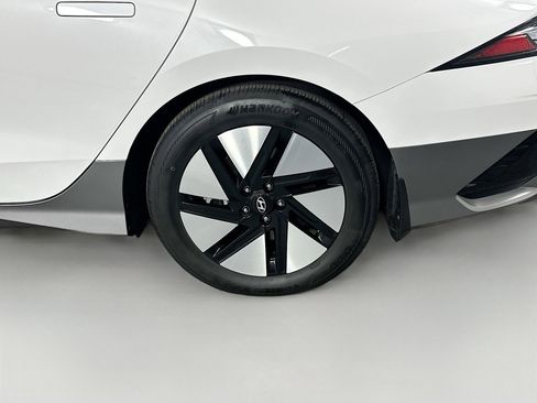 Used 2024 Hyundai Ioniq 6 SE image 11