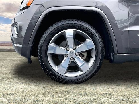 Used 2015 Jeep Grand Cherokee Overland AWD/4WD image 34