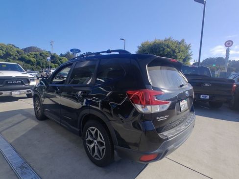 Used 2019 Subaru Forester Premium AWD/4WD image 4