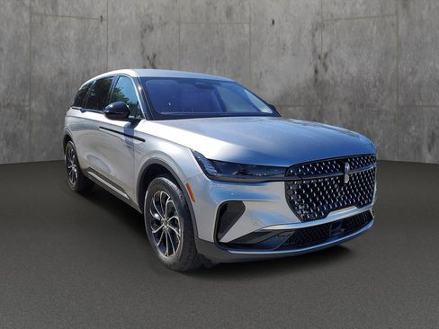 New 2026 Lincoln Nautilus Premier AWD/4WD image 32