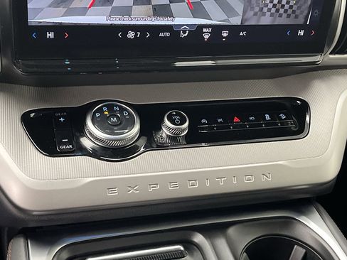 New 2025 Ford Expedition Max Active image 23