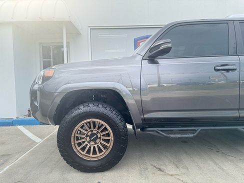 Used 2018 Toyota 4Runner SR5 image 17