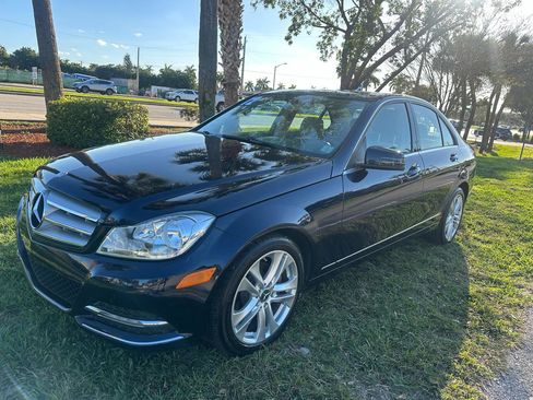 Used 2012 Mercedes-Benz C 300 Luxury image 22