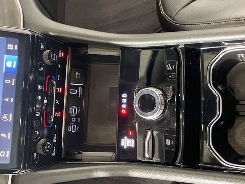 Used 2022 Jeep Grand Cherokee Limited 4xe w/ Luxury Tech Group II image 17