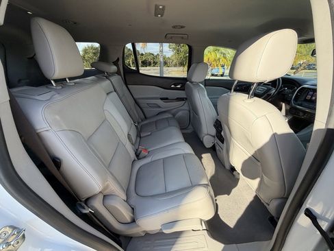 Used 2017 GMC Acadia SLT image 31