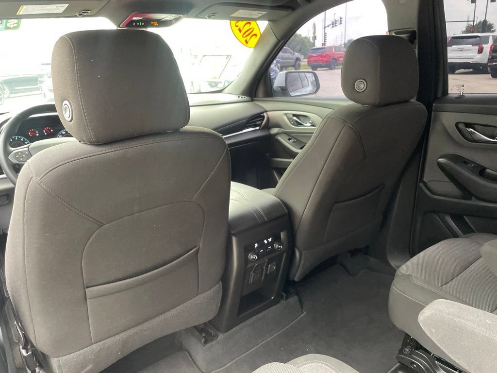 Used 2023 Chevrolet Traverse LT FWD image 36
