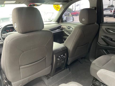 Used 2023 Chevrolet Traverse LT FWD image 36