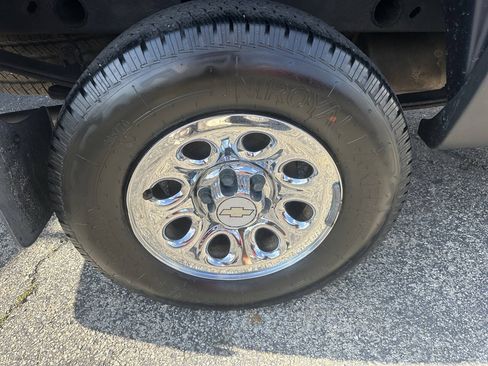 Used 2011 Chevrolet Silverado 1500 W/T w/ LS Package AWD/4WD image 37