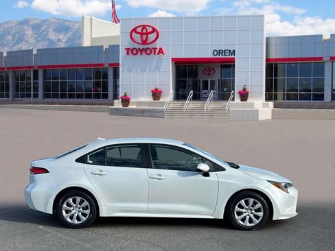 Used 2024 Toyota Corolla LE FWD image 3