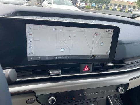 New 2027 Kia Carnival SX FWD image 21