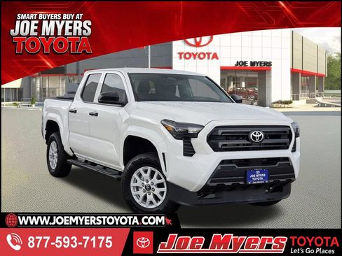 Used 2025 Toyota Tacoma SR AWD/4WD image 1