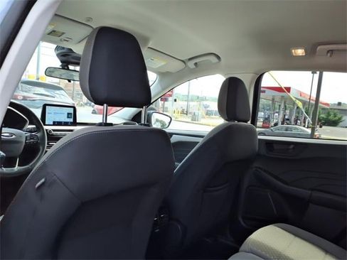 Certified 2022 Ford Escape SE w/ SE Sport Appearance Package image 17