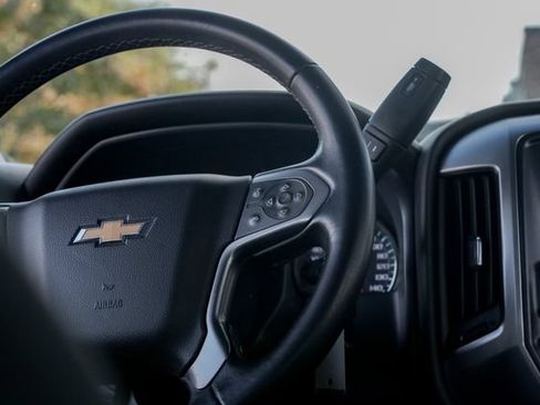 Used 2018 Chevrolet Silverado 1500 LT w/ All Star Edition AWD/4WD image 43