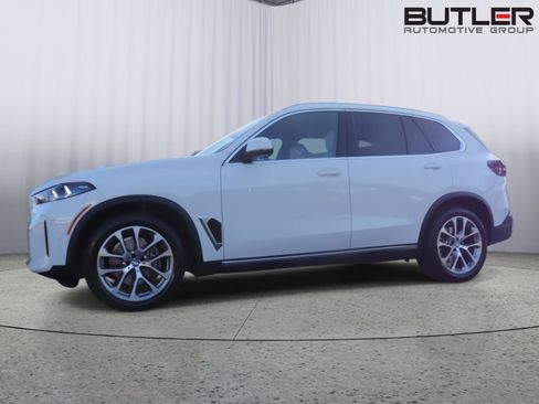 Used 2024 BMW X5 xDrive40i w/ Premium Package image 1